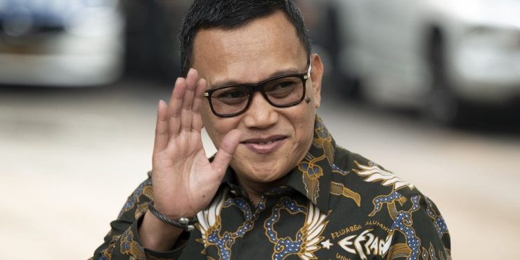 Abdul Kadir Karding, Kesederhanaan Seorang Perantau dalam Istana