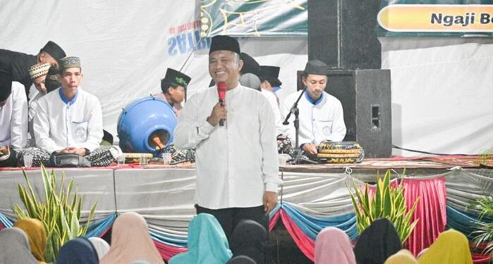 Wabup Pesawaran Ajak Masyarakat Teladani Akhlak Rasulullah Lewat Pengajian Maulid Nabi