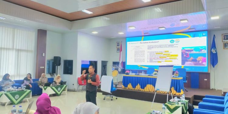 Dosen FKIP Unila Narasumber Pendampingan LLDikti Wilayah II