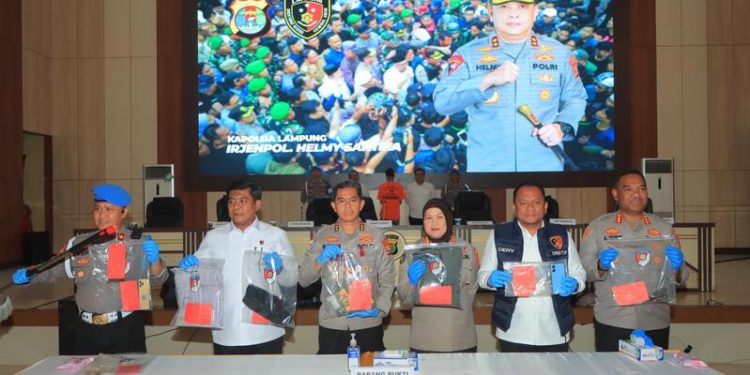 FJ Ditetapkan Jadi Tersangka Kasus Bom Molotov Saat Demo