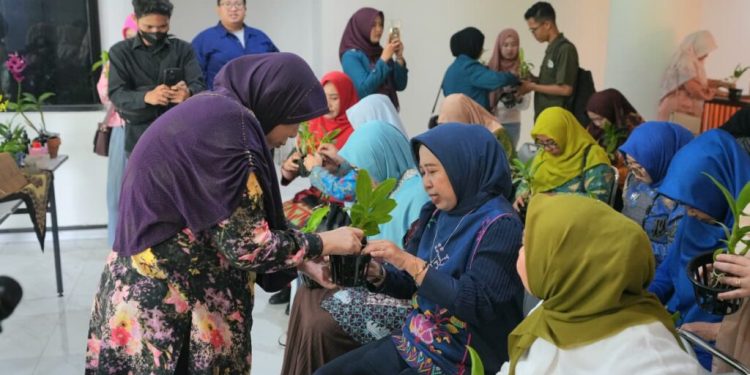 Unila Sukses Gelar Workshop Budidaya Anggrek