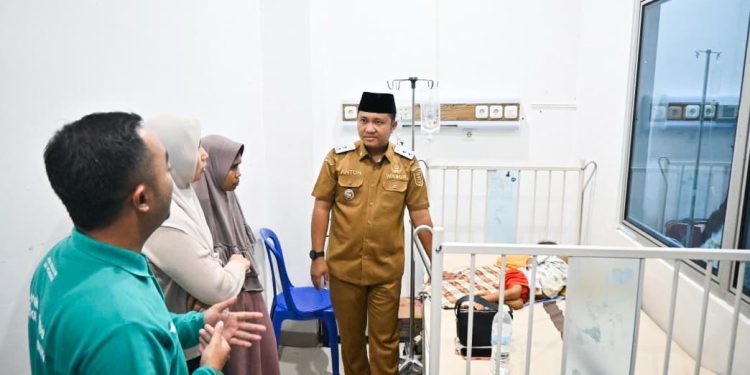 Wabup Pesawaran Kunjungi Balita dengan Gizi Buruk, Pastikan Pelayanan Kesehatan Terpenuhi