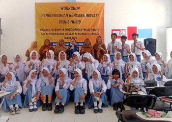 Dari Teori ke Aksi: Siswa SMKN 9 Bandar Lampung Dibekali Ilmu Riset Pasar ala Darmajaya