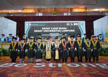 Unila Kukuhkan Sembilan Guru Besar Baru