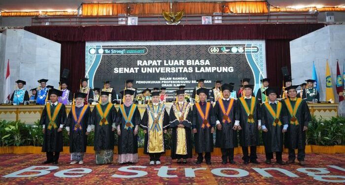 Unila Kukuhkan Sembilan Guru Besar Baru