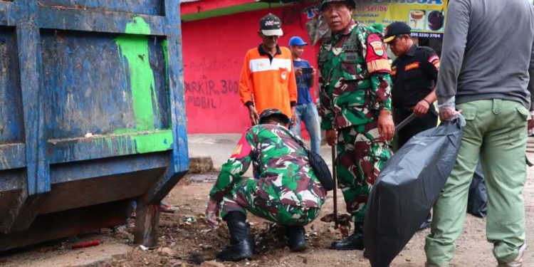 Sambut HUT TNI ke-80, Personel Koramil 410-04/TKT Gelar ‘Kamis Bersih’