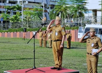 Lukman Pura Jadi Inspektur Upacara Apel Mingguan di Pemprov Lampung