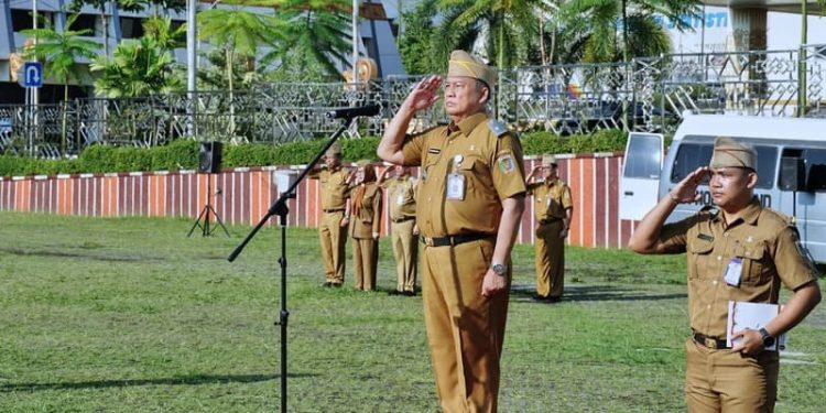 Lukman Pura Jadi Inspektur Upacara Apel Mingguan di Pemprov Lampung