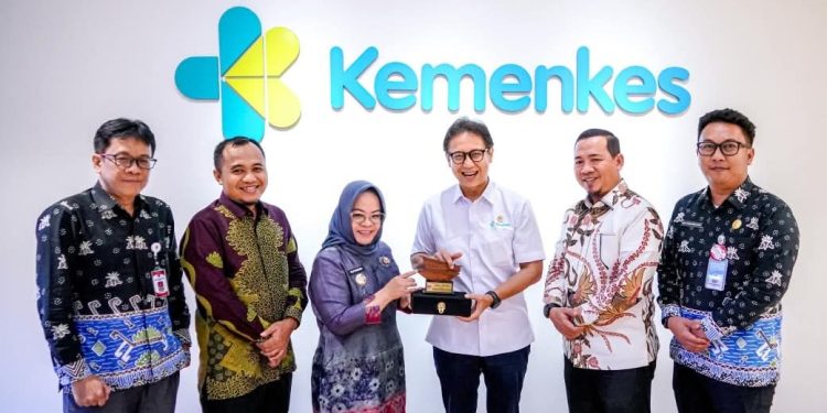 Audensi dengan Menkes RI, Elfianah Sampaikan Beberapa Issue Strategis di Mesuji