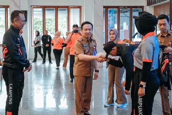 Sekdaprov Marindo Kurniawan Lepas 80 Atlet Kontingen Bela Diri II PON Tahun 2025