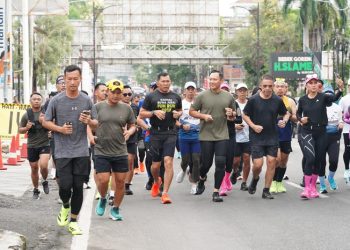 Prajurit Kodam XXI/Radin Inten Ikuti Olahraga Bersama Menko Infrastruktur dan Pembangunan RI