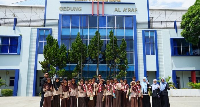 Kunjungan Belajar! Siswa SD Citra Bangsa School Asyik Desain Poster Digital dengan Dosen Darmajaya