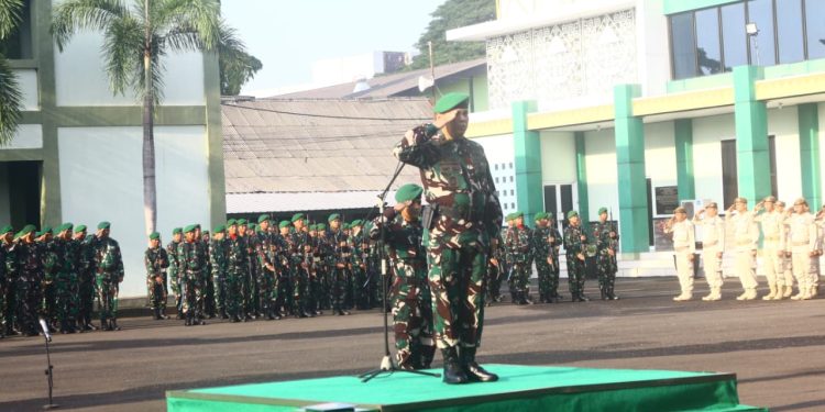Kasrem 043/Gatam Ikuti Upacara Bendera Bulanan di Kodam XXI/Radin Inten