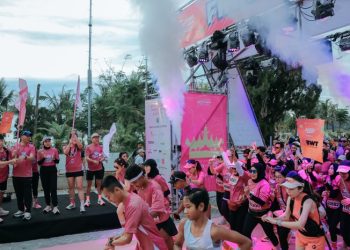 Ikuti Pinktober Run 2025, Gubernur Mirza Ajak Masyarakat Waspadai Kanker Payudara Lewat Gaya Hidup Sehat