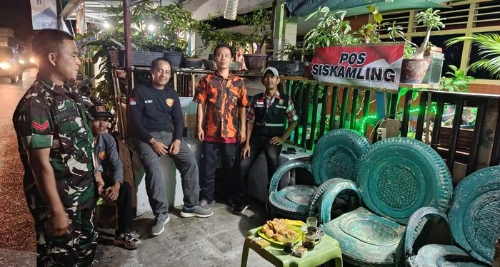 Jaga Kamtibmas, Babinsa Koramil 410-04/TKT Pimpin Siskamling