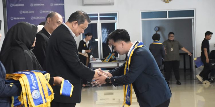 Puluhan Organisasi Kemahasiswaan Darmajaya Resmi Dikukuhkan