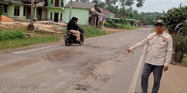Yusnadi Sidak Jalan Rusak di Gunung Pelindung: Perbaikan Jangan Tunggu Parah