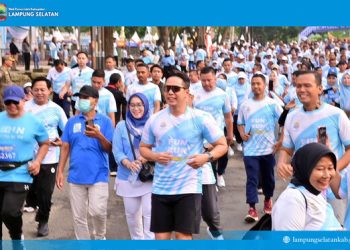 Ribuan Warga Serbu Fun Run Lamsel Fest 2025, Bupati Egi dan UKP Zita Anjani Lari Bareng Bersama Peserta
