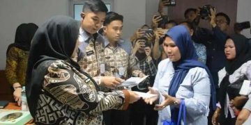 Pemkot Bandar Lampung Salurkan Bantuan Uang Tunai dan Program Umrah