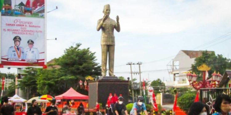 Camat & SaPA Labuhan Ratu Berwisata di Taman Kuiliner UMKM Bung Karno