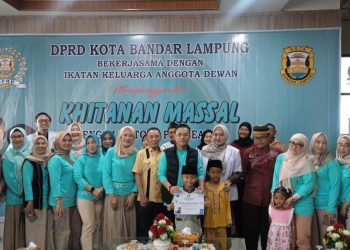 Wujud Kepedulian Sosial, DPRD dan IKAD DPRD Bandarlampung Adakan Sunatan Massal