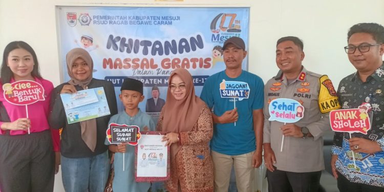 Kapolres dan Bupati Buka Acara Sunatan Massal, Rangkaian HUT ke-17 Kabupaten Mesuji