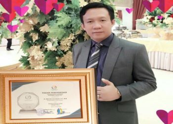Sekdaprov Dr. Marindo Kurniawan, S.T., M.M. Raih Penghargaan ASKOMPSI Digital Leadership Government Award 2025