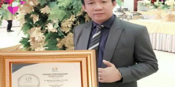 Sekdaprov Dr. Marindo Kurniawan, S.T., M.M. Raih Penghargaan ASKOMPSI Digital Leadership Government Award 2025