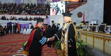 Doktor ke-34 Darmajaya Bikin Bangga! Dr. Dodi Yudo Jadi Wisudawan Terbaik Universitas dan Fakultas di Unila!