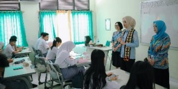 Wagub Jihan Nurlela Tinjau Try Out UTBK dan Program Lingkungan di SMAN 5 Bandar Lampung