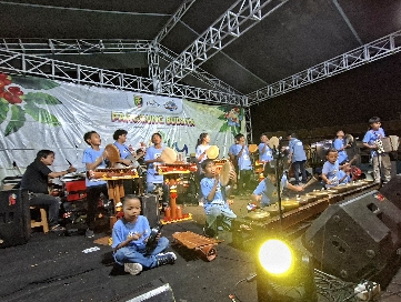 Pelangi Anak Indonesia Ceriakan Panggung Budaya Lampung Fest 2025