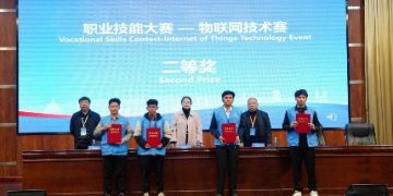 Dua Mahasiswa IIB Darmajaya Sabet Second Prize di Kompetisi IoT Internasional