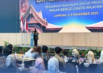 Walikota Bandar Lampung Hadiri Bimtek Petugas Penjamah Makanan Program MBG