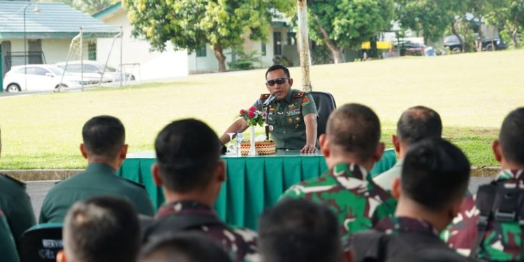Tingkatkan Kinerja dan Profesionalisme, Danrem 043/Gatam Sampaikan Arahan kepada Prajurit dan PNS