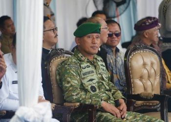 Danrem 043/Gatam Hadiri Upacara Serah Terima Pataka dan Farewell & Welcome Parade Kapolda Lampung