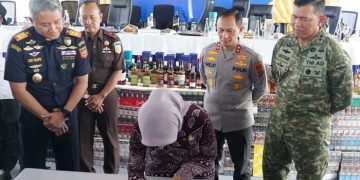 Wujud Sinergi TNI-Bea Cukai, Pangdam XXI/Raden Inten Hadiri Pemusnahan Barang Milik Negara