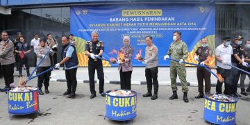 Puluhan Juta Batang Rokok Dan Ribuan Liter Miras Dimusnahkan, Polda Lampung dan Beacukai Sinergi Berantas Barang Ilegal