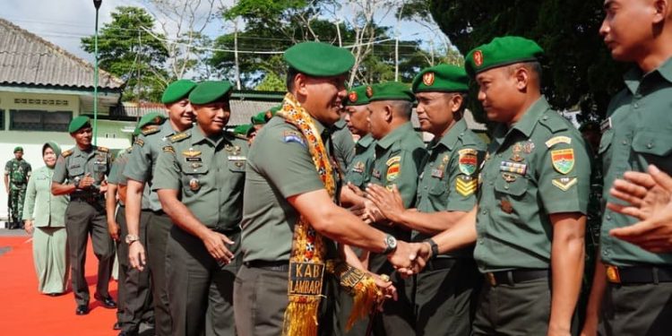 Kuatkan Pembinaan Teritorial, Danrem 043/Gatam Sambangi Kodim0422/Lambar