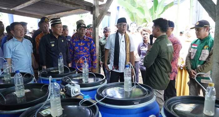 Gubernur Lampung Tinjau Pembuatan Pupuk Organik Cair, Dorong Kemandirian Petani