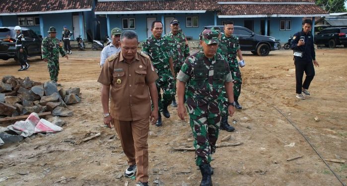 Perkuat Ekonomi Kerakyatan, Kasdam XXI/Radin Inten Tinjau Koperasi Desa Kelurahan Merah Putih (KDKMP) di Moris Jaya