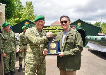 Pangdam XXI/Radin Inten Terima Bantuan Perahu Karet dan Tenda Serbaguna dari Komisi I DPR RI