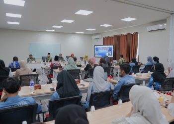 Kepala Biro AAKK Beri Motivasi Mahasiswa Saintek Penerima Beasiswa KIP-Kuliah