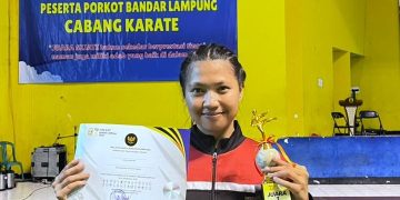 Putri Widya Tembus Beasiswa IIB Darmajaya Berkat Prestasi Karate, Kini Juara di Porkot Bandar Lampung