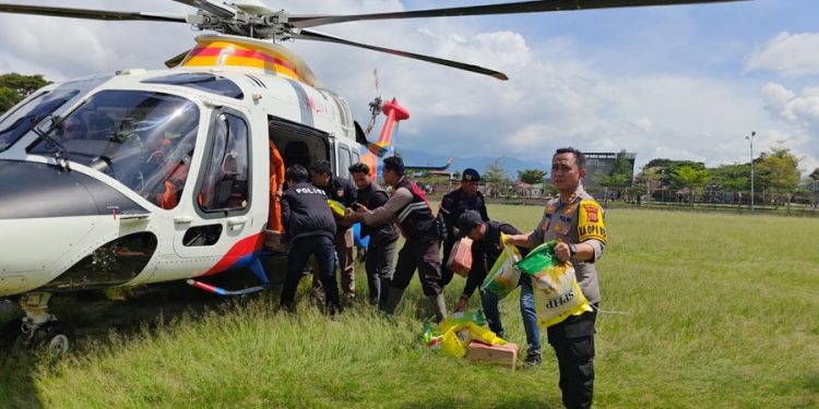 Polri Kirim Bantuan Logistik Via Udara, untuk Korban Banjir Aceh dan Sumatera Utara
