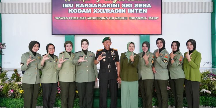 Danrem 043/Gatam Hadiri Pengukuhan Ibu Raksakarini Sri Sena Kodam XXI/Radin Inten Tahun 2025