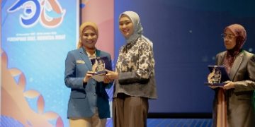 Wagub Jihan Nurlela Terima Penganugerahan sebagai Tokoh Inspiratif atas Dedikasi Memajukan Gerakan Perempuan