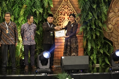 Melesat ke-59 Dunia, UIN RIL Sabet Dua Penghargaan Top 1 PTKIN dan Sepuluh Besar se-Indonesia sebagai Kampus Hijau Berkelanjutan