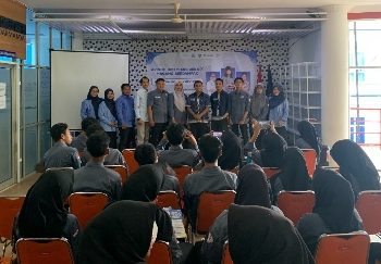 Puluhan Siswa SMKN 1 Purbolinggo Kenal Lebih Dekat DKV Darmajaya Lewat Kunjungan Industri