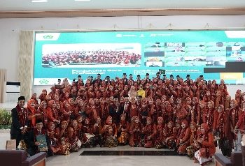 Tersebar Seluruh Indonesia, UIN RIL Kukuhkan 1194 Guru Profesional