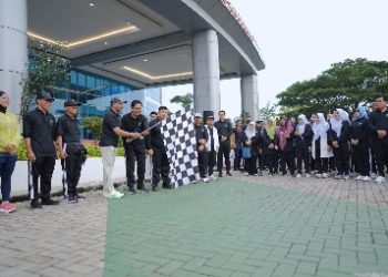 Gubernur Lampung Lepas Peserta Jalan Sehat Dies Natalis ke-57 UIN RIL